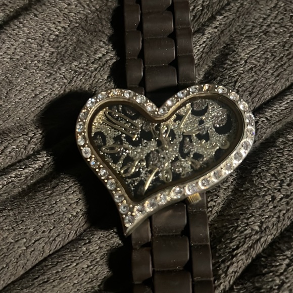 Barely wore. Little gem is missing - Picture 2 of 3